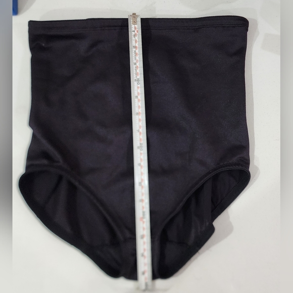 Miraclesuit Control Panties - Picture 5 of 8